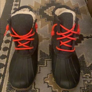 Sperry Duck Boot with red laces